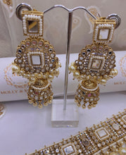 Load image into Gallery viewer, Antique gold MANI Mirror Kundan necklace Set