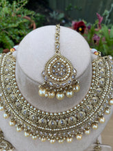 Load image into Gallery viewer, Bhavi Necklace Set - Antique Gold