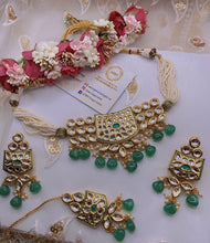 Load image into Gallery viewer, Beautiful INDIAN KUNDAN NECKLACE,Kundan Necklace Set