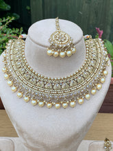 Load image into Gallery viewer, Bhavi Necklace Set - Antique Gold