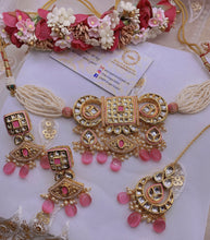 Load image into Gallery viewer, Pink Beautiful INDIAN KUNDAN NECKLACE,Kundan Necklace Set