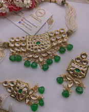 Load image into Gallery viewer, Beautiful INDIAN KUNDAN NECKLACE,Kundan Necklace Set