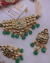 Load image into Gallery viewer, Beautiful INDIAN KUNDAN NECKLACE,Kundan Necklace Set