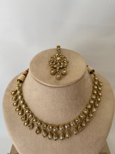 Load image into Gallery viewer, CHANCY Antique gold Polki Kundan necklace Set
