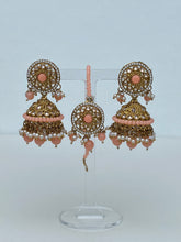 Load image into Gallery viewer, Aleena Earrings &amp; Tikka set Peach
