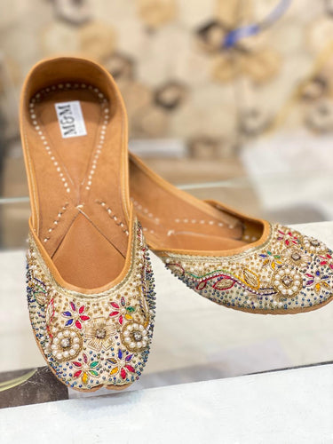 Traditional Pubjabi jutti khussa shoes indian shoes mojari flip flop sandal slipper flat shoes wedding shoes bridal shoes fancy women shoes