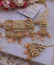 Load image into Gallery viewer, Peach Beautiful INDIAN KUNDAN NECKLACE,Kundan Necklace Set
