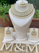 Load image into Gallery viewer, Bhavi Necklace Set - Antique Gold
